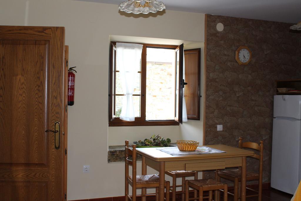 קאסטרופול Apartamentos Casa Cerolleiro מראה חיצוני תמונה